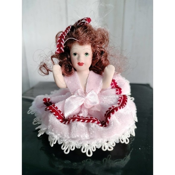 Mini Porcelain Dolls lot of 4 and 2.5" tall - Picture 5 of 16